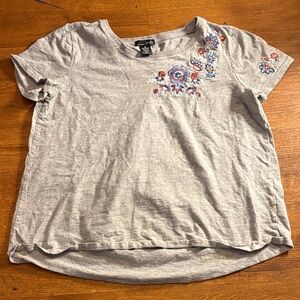 Apt. 9 Light Gray Floral Embroidered Tee